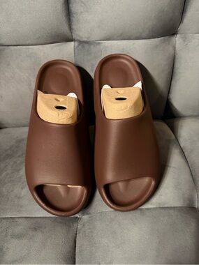 Yeezy Slides YS-01 Fudge US Size 13M/14W New with Original Bag not a box